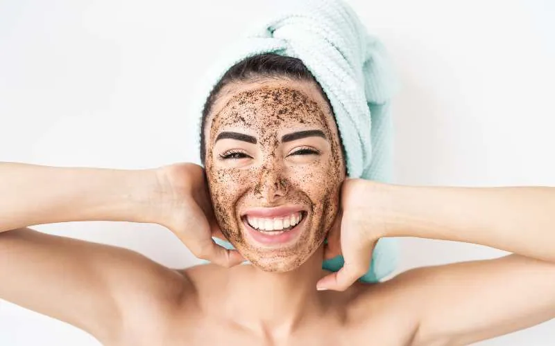 advantages-of-facial-scrub